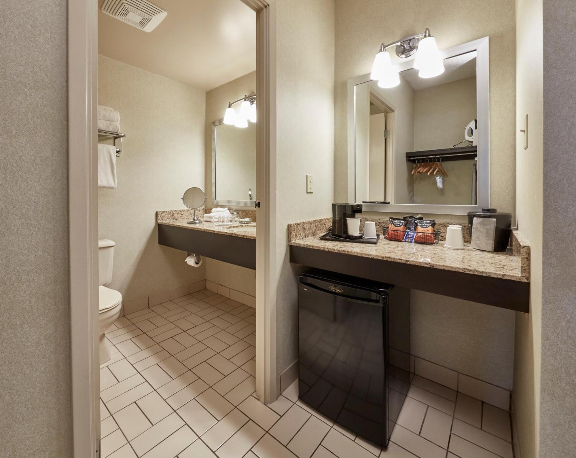 Travelway Inn Sudbury Bagian luar foto