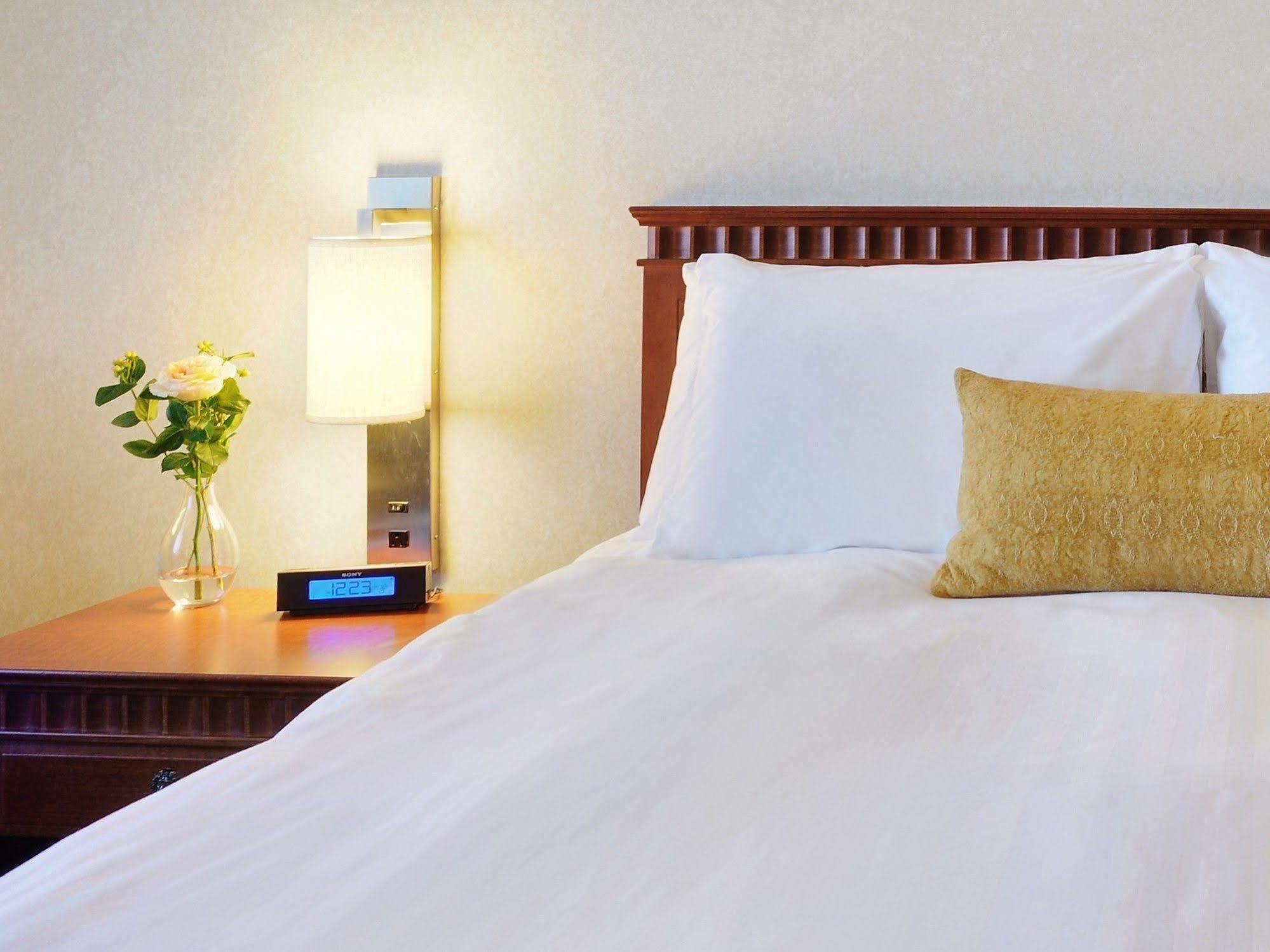 Travelway Inn Sudbury Bagian luar foto