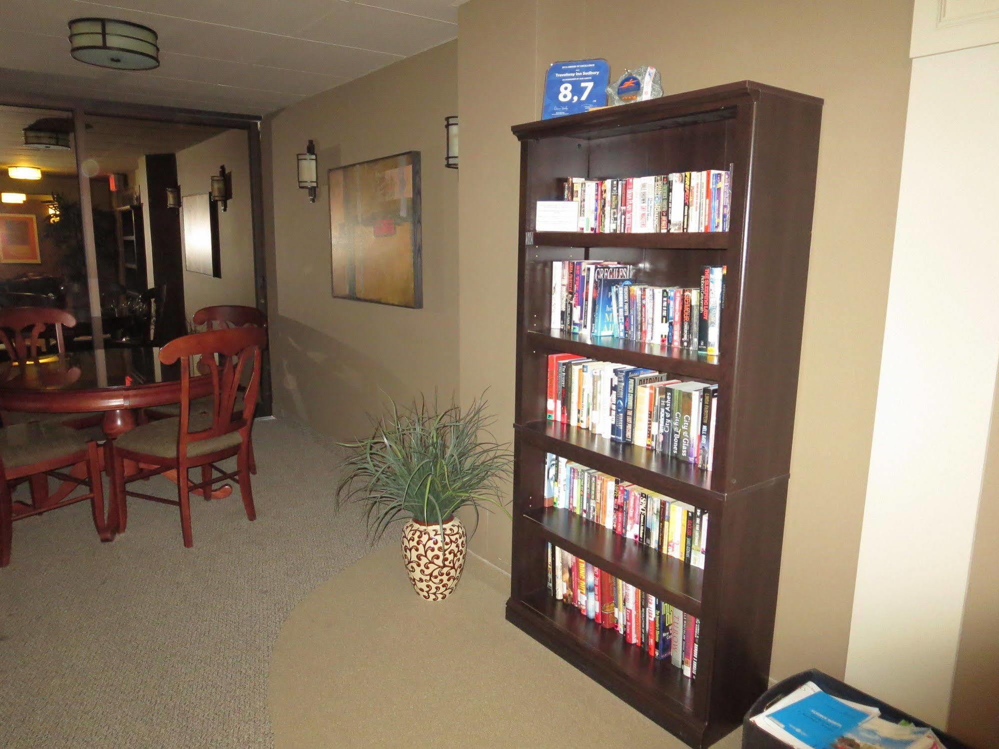 Travelway Inn Sudbury Bagian luar foto